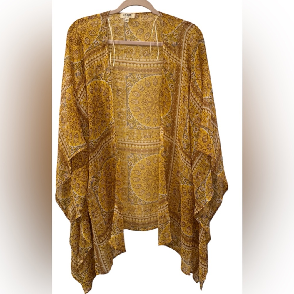 Umgee Mustard and White Patterned Kimono Size M/L   Never worn